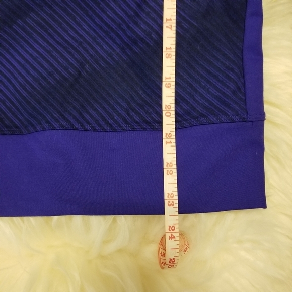 UNDER ARMOUR ColdGear Raglan Scuba Sweatshirt Blue Abstract Women Sz XS Athletic - Picture 10 of 11